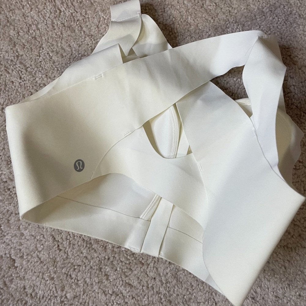 LuLu Lemon Strapback Supportive Sports Bra Size 8